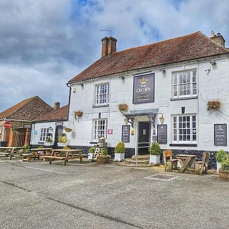 Отель The Crown Aldbourne Экстерьер фото
